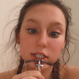 Meet your Posher, Emilia